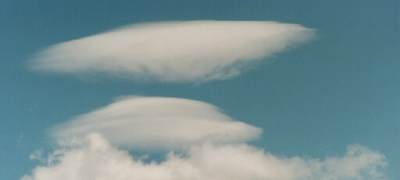 Double lenticular cloud